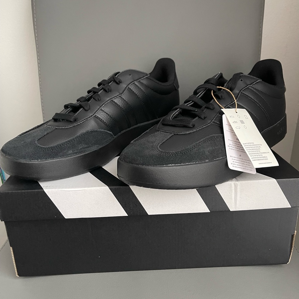 Adidas Men’s Bareda Black Size 12 - Picture 3 of 13